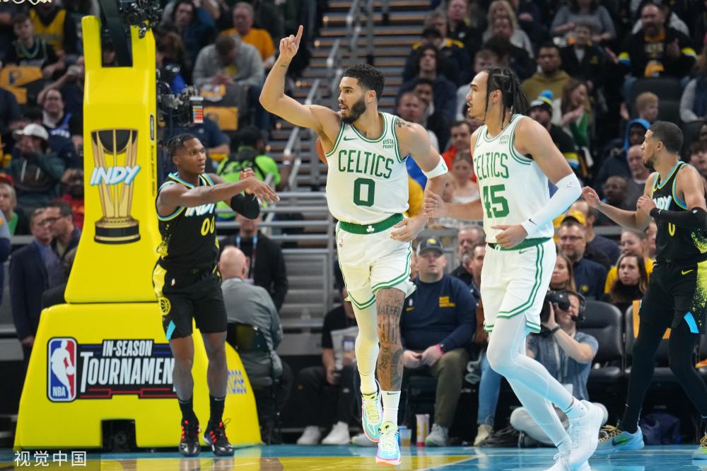 和球迷讨论 和球迷讨论